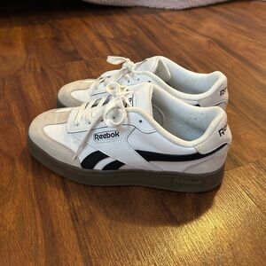 Women’s Size 9 Reebok Sneakers